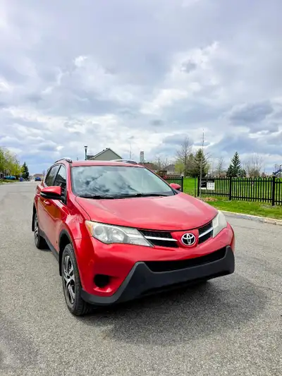 2015 Toyota Rav4 Automatique Full options Air climatisé Caméra de recul Vitres électriques Verrouill...