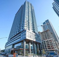 STUNNING 2 BED WEST-FACING CONDO IN THE HEART OF LIBERTY VILLAGE
