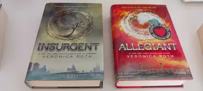 Auteur : Veronica Roth Collection : Epicreads Condition : Excellente, comme neuf, hard cover Tomes 2...
