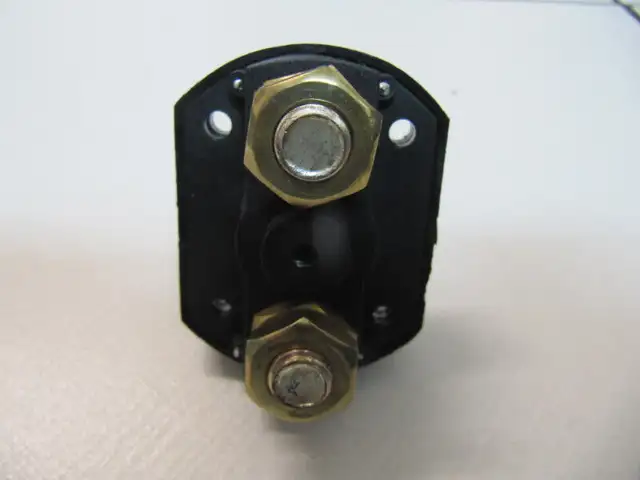 Yin Hong 12Volt DC Battery Switch & Cigarette Lighter Socket in Arts & Collectibles in Mississauga / Peel Region - Image 3