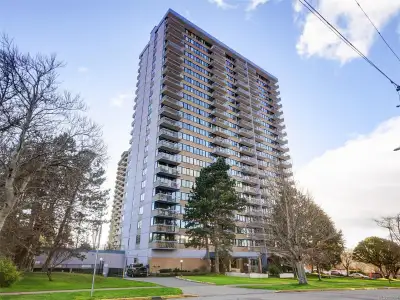 1 Bdrm 18th floor stunning views