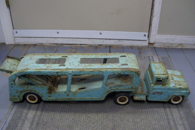 TRUCK  CAR HAULER SORRY NO CARS BUT SOLID AND RESTOREABLE in Arts & Collectibles in Grand Bend