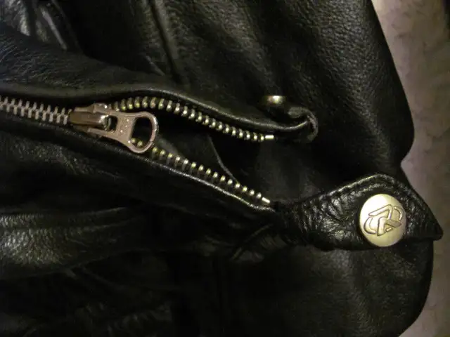Joe Rocket Motorcycle Leather Jacket in Other in Edmonton - Image 6