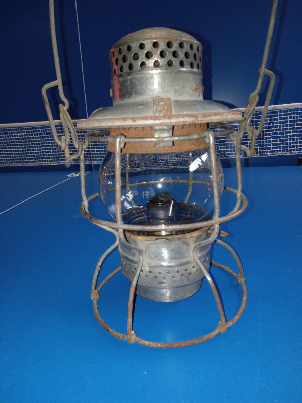 Antique Canadian Pacific Railway lantern in Arts & Collectibles in Hamilton - Image 3