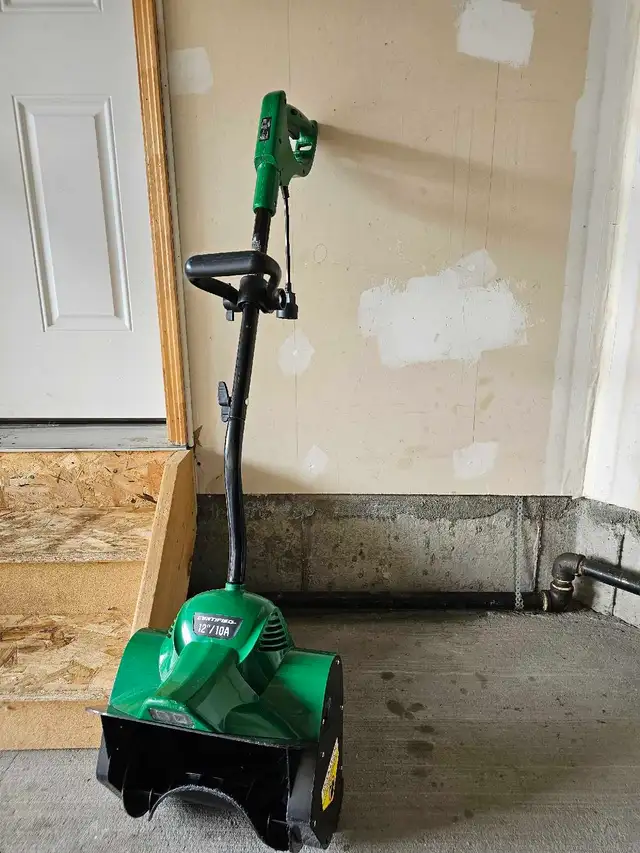 Earthwise Snow Shovel in Snowblowers in Ottawa - Image 2