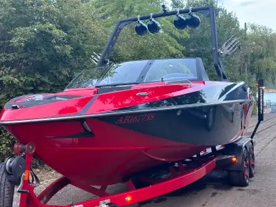 Original owner! Always stored indoors. 2015 Axis T23, with the M6Di 409 HP, approximately 530 hrs, w...