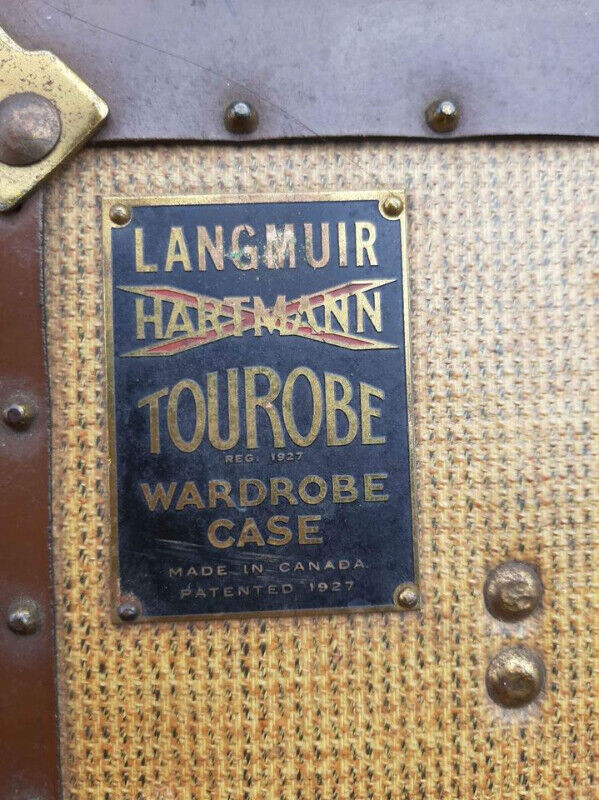 Rare 1927 Langmuir Hartmann Tourobe Wardrobe Case in Arts & Collectibles in Norfolk County - Image 2