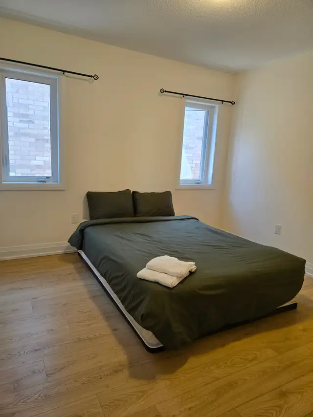 1 bedroom 1 washroom in 4 bedroom new home midhurst springwater in Room Rentals & Roommates in Barrie - Image 7