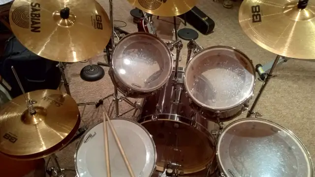 Pearl Export Series 5 Piece Drum Kit w/Hardware & Cymbals in Drums & Percussion in Kitchener / Waterloo - Image 4