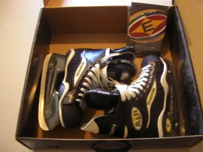 Easton Z-Air Ice Hockey Skates - Size 5 EE - Like New!, View more