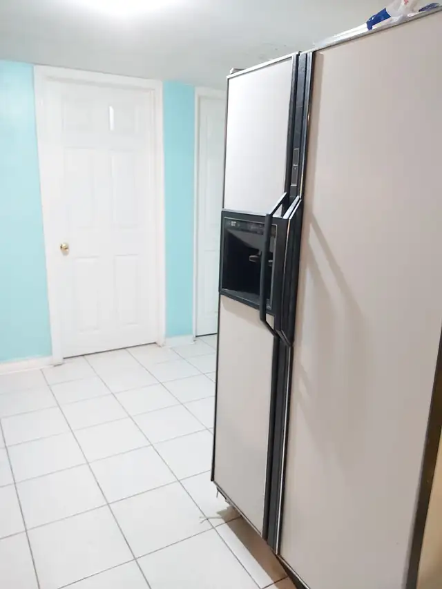 Shared room for rent in Mississauga in Room Rentals & Roommates in Mississauga / Peel Region - Image 3