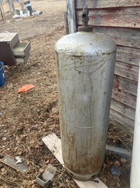 100 lb propane tank