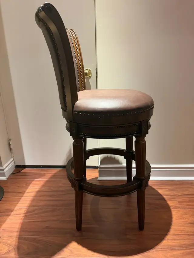 Swivel Bar Stool new in Chairs & Recliners in Mississauga / Peel Region - Image 3
