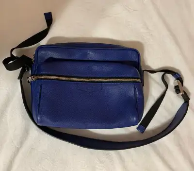 Louis Vuitton taiga outdoor messenger , View more