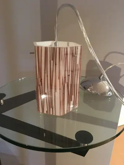 luminaires contemporains acrylique $25 chacuns, View more