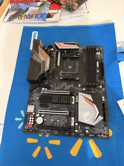 Gigabyte X470 AORUS Ultra Gaming motherboard , View more