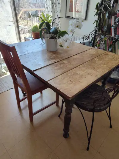 Table antique à donner, View more