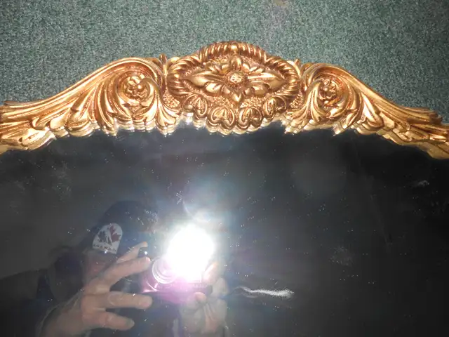 Mirror with gold coloured flowers heigh33" width22" depth1" in Home Décor & Accents in Peterborough - Image 3