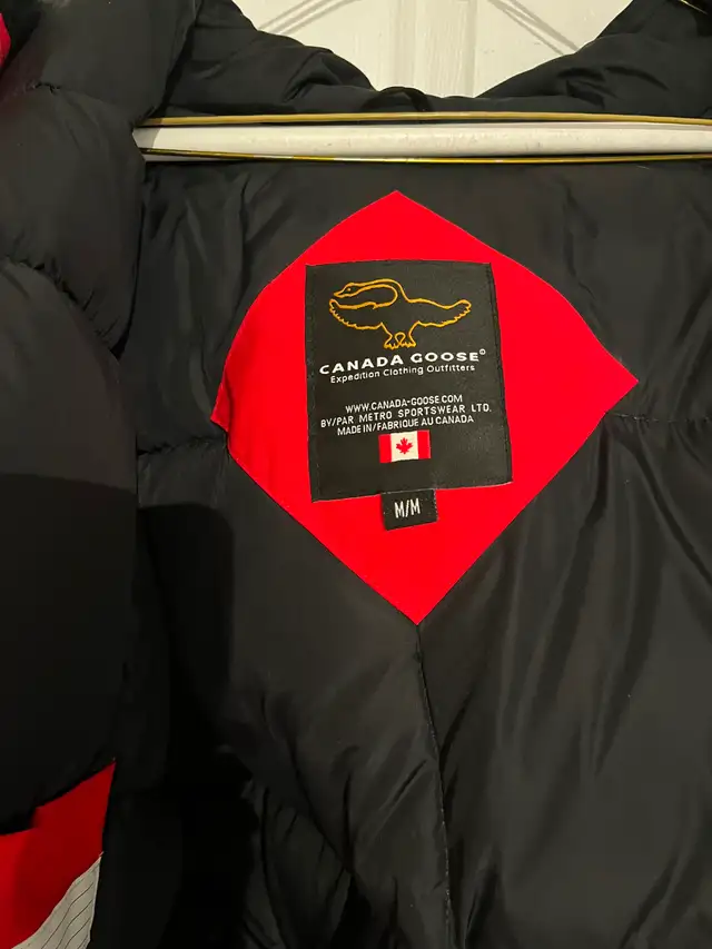 Canada Goose Resolute Parka in Men's in St. Albert - Image 5