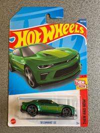 Hot wheels 18 Chevy Chevrolet Camaro SS green 