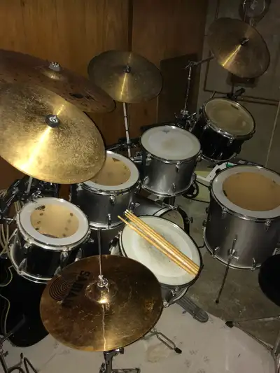 Drum kit and drum rack, View more