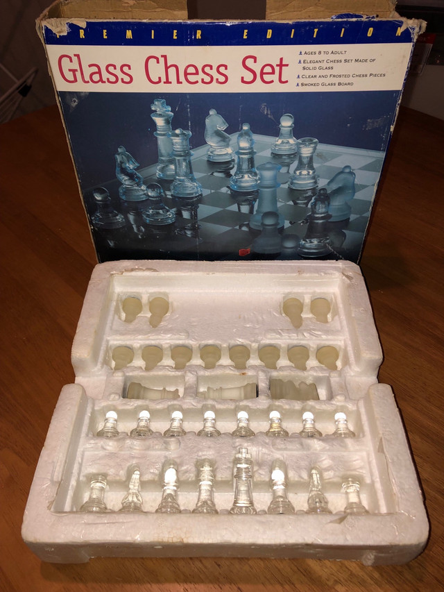 Glass Chess Set in Toys & Games in Markham / York Region