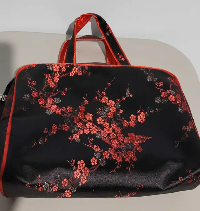 Cosmetic Bags/Makeup bags in Women's - Bags & Wallets in Barrie - Image 3