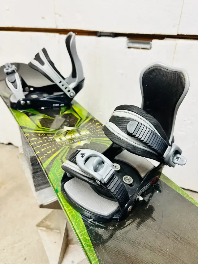 5150 kids snowboard 128 cm with Firefly jr bindings in Snowboard in Markham / York Region - Image 5