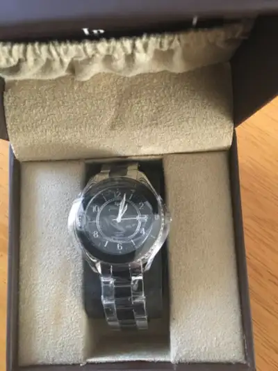 Lucien Piccard swiss made 40mm men’s watch with date, New in box, retail tag of $795usd. Made of hig...