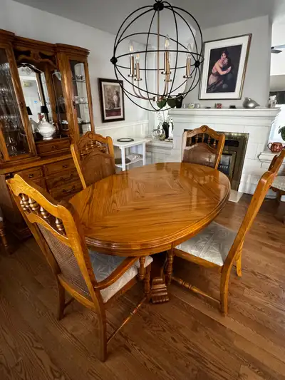 Set de salle à diner vintage en bois massif de marque Thibault, View more