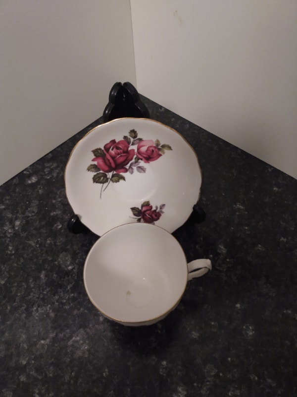 Vintage Queen Anne English Bone China, Tea Cups and Saucers Arts