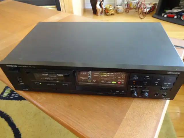 Onkyo TA-R240 vintage auto reverse Cassette Tape Deck (1987-89) in Stereo Systems & Home Theatre in Markham / York Region - Image 8