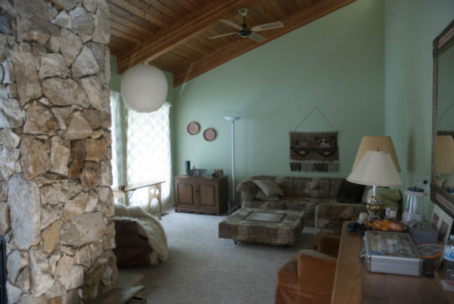 Amazing Opportunity - Prime Shuswap Lakefront Cabin Rental in British Columbia - Image 3