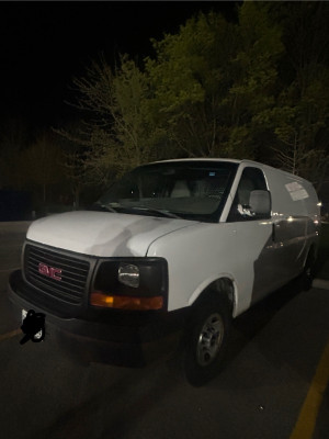 2011 GMC Savana