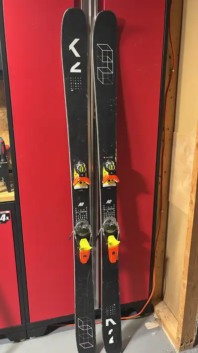 K2 Sight twin tip skis with Look Pivot 14 bindings, View more