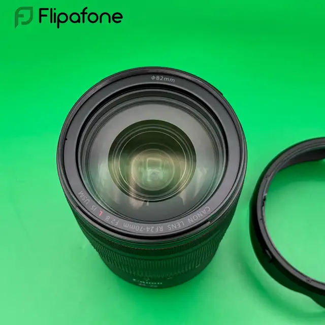 Canon RF 24-70mm f/2.8 L IS USM - RF-mount in Cameras & Camcorders in Charlottetown - Image 3