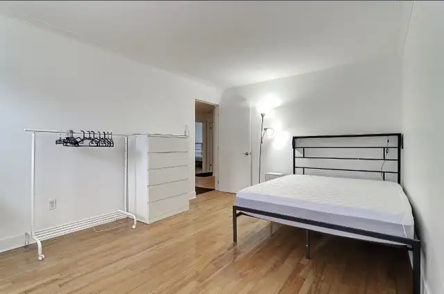 chambre à louer in Room Rentals & Roommates in Longueuil / South Shore - Image 11