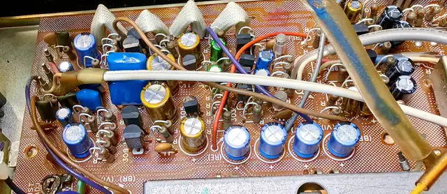 Vintage YAMAHA Receiver CR-2020/1020 Restoration in Stereo Systems & Home Theatre in Markham / York Region - Image 11