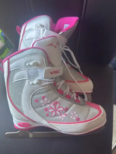 Vic Girls' Ice Skates Junior Girls Size 3 , View more