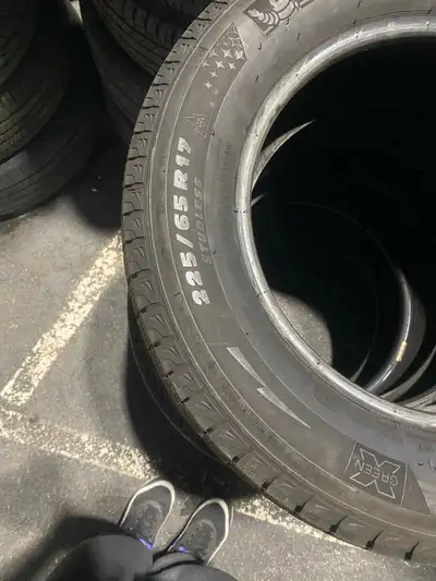 Nice 225/65/17 Michelin winter tires And I’m have 2 hankook 205/55/16 dot23 Contact 3653668667 price...