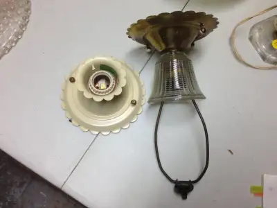 Lot de 2 supports pour plafonniers antiques, View more