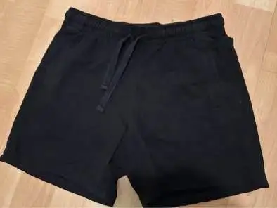 Men’s shorts $10 Medium black shorts drawstring elastic waist in Men's in Oakville / Halton Region - Image 2