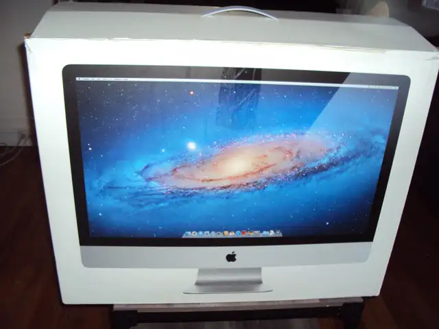 Apple iMac 27 pouces in Desktop Computers in City of Montréal - Image 3