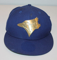 NEW ERA TORONTO BLUE JAYS GOLD METAL CREST SNAPBACK BASEBALL CAP