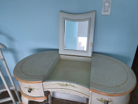 French style wood bedroom vanity table w/ mirror and 2 drawers 
