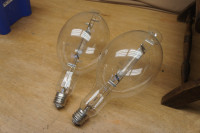 5 METAL HALIDE BULBS