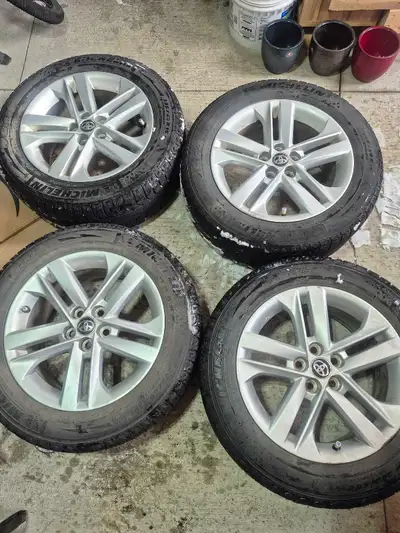 Size:16×7j Off set:40 Bolt pattern:5×100 Tires size:205 60 16 Older Michelin winter tires should be...