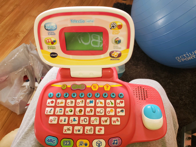 Vtech tote and go laptop in Toys & Games in Calgary - Image 2