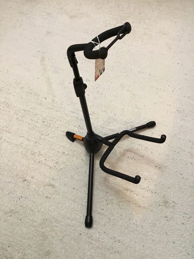 Premium guitar stand NEW in Guitars in Hamilton