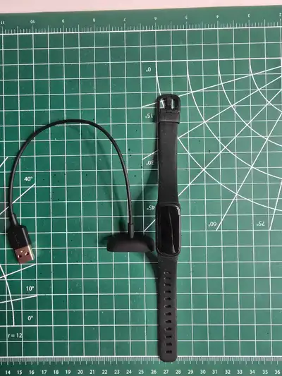 Selling a Fitbit Inspire 3 in Midnight Zen / Black – used but in excellent working condition. Includ...